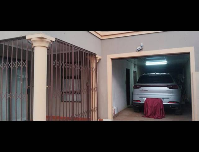 3 BEDROOM HOUSE FOR SALE IN RONDEBULT